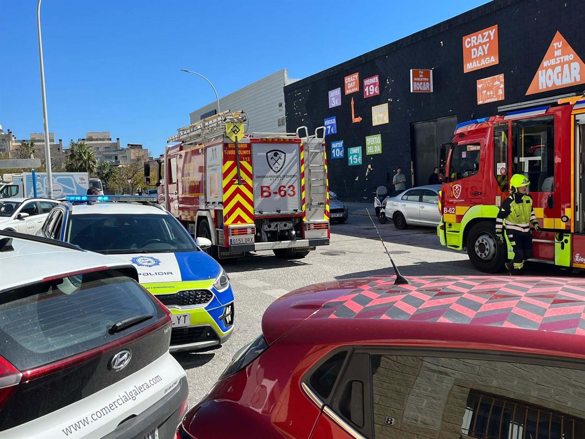 Extinguido un incendio en un cuadro eléctrico de una nave industrial en El Pinillo, en Torremolinos