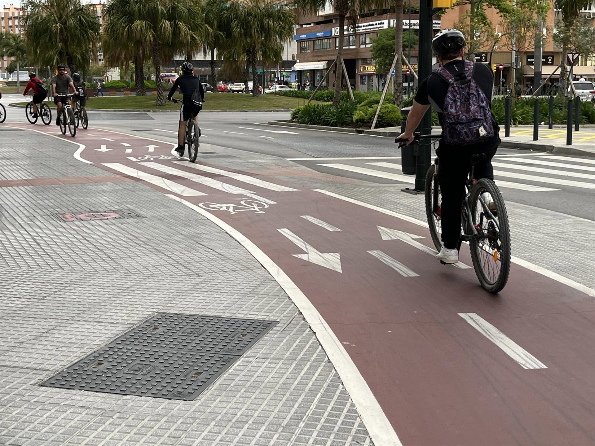 Juzgarán a una pareja por acuchillar a un hombre que les pidió que se apartaran de un carril bici