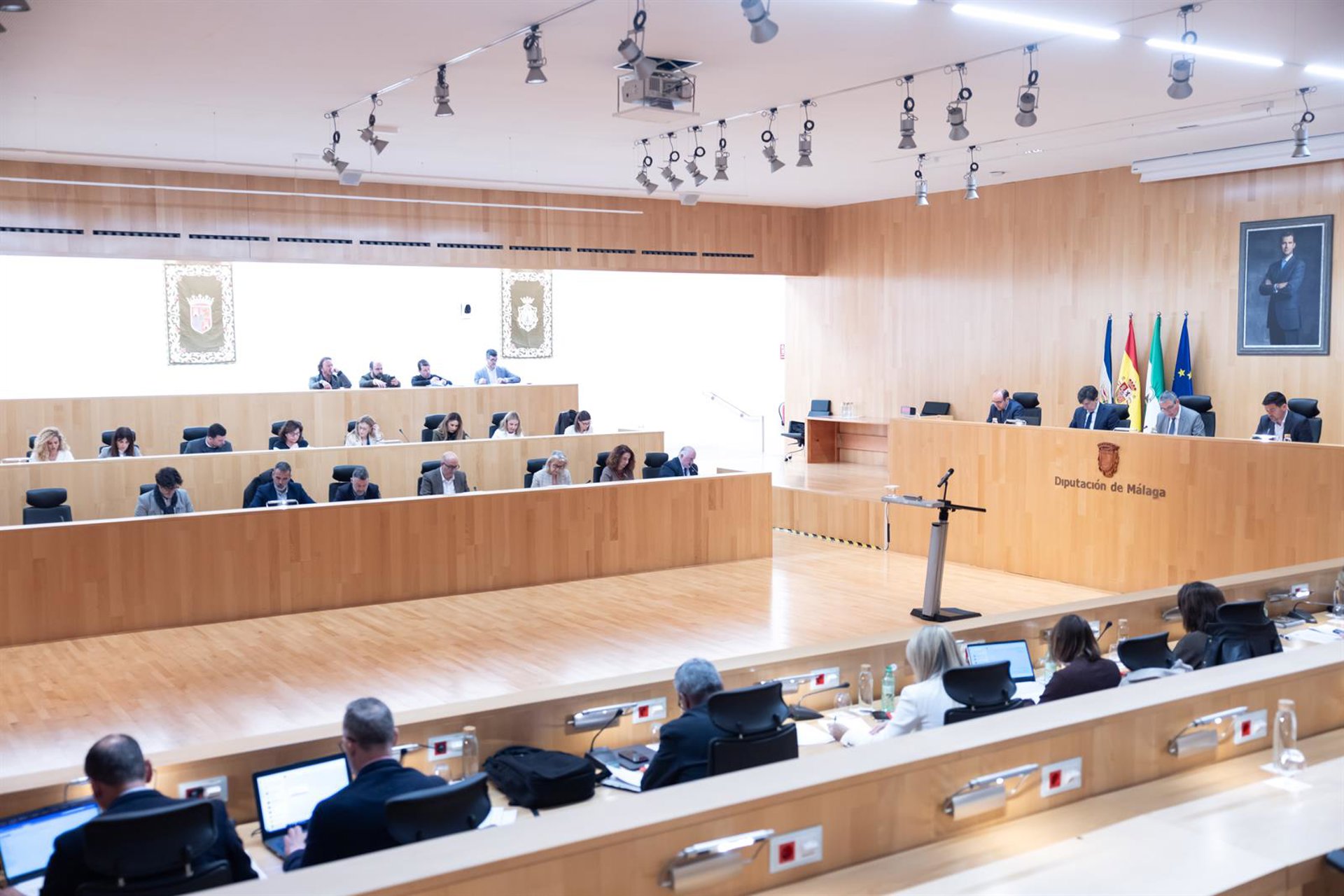 La Diputación pide al Gobierno acelerar la reconexión por AVE con seguridad para trabajadores y viajeros