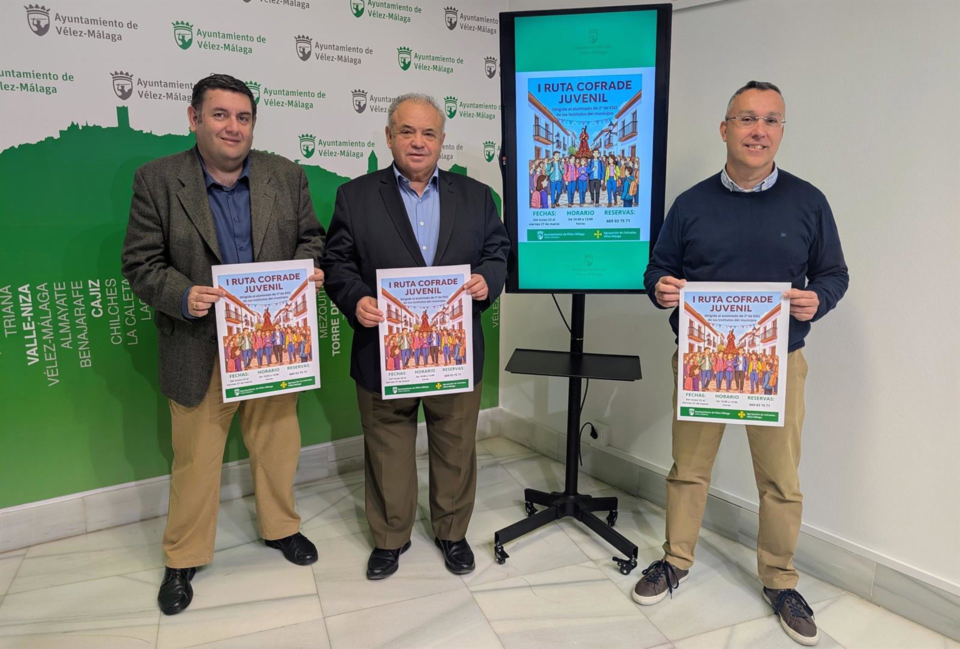 La I Ruta Cofrade Juvenil de Vélez-Málaga acerca la Semana Santa a alumnado de segundo de ESO