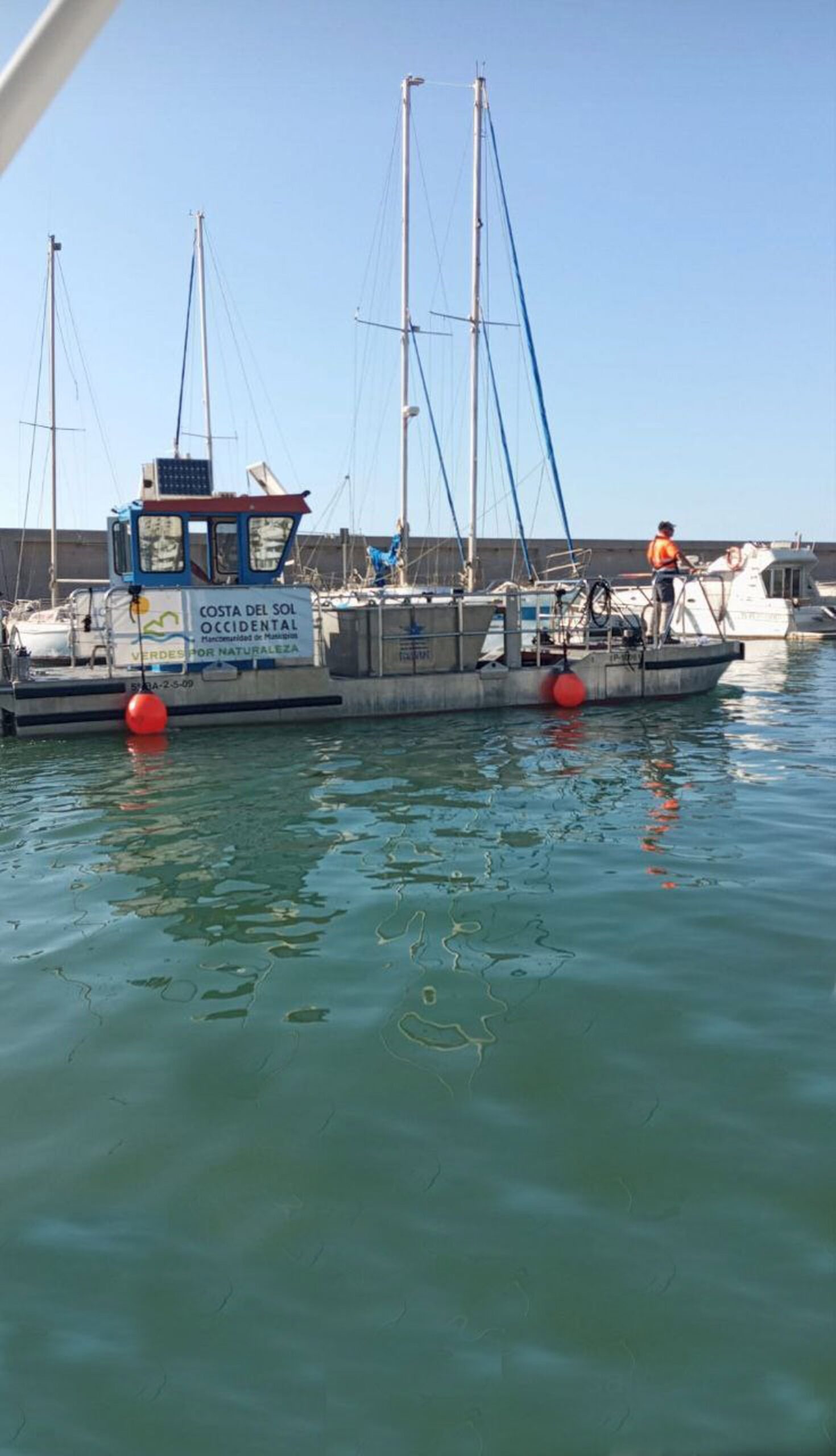 La Mancomunidad Occidental inicia los trámites para el servicio de limpieza de las aguas litorales