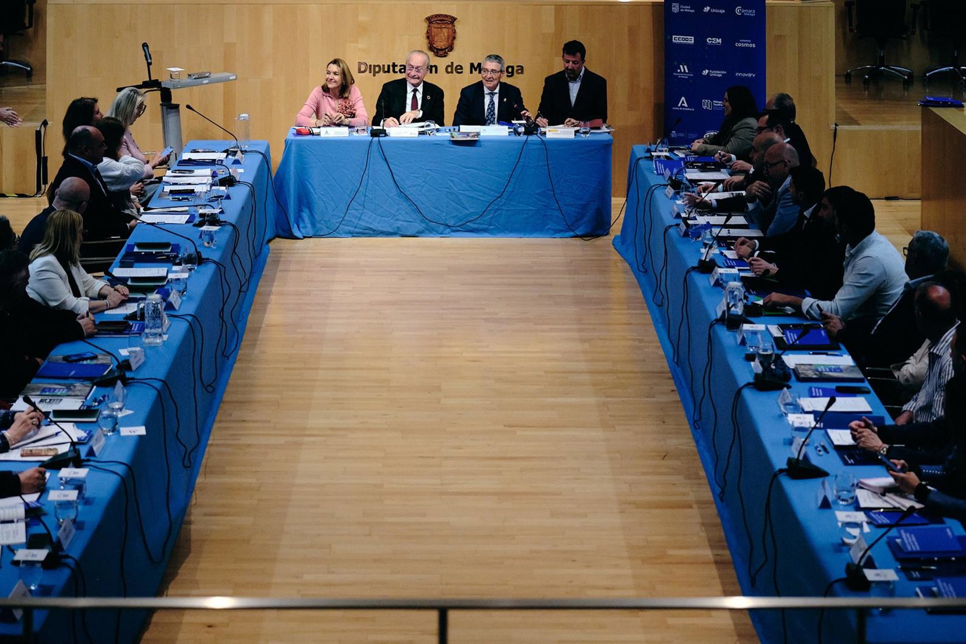 Luz verde a una comisión para impulsar el plan de acción acordado en seis foros de alcaldes y alcaldesas