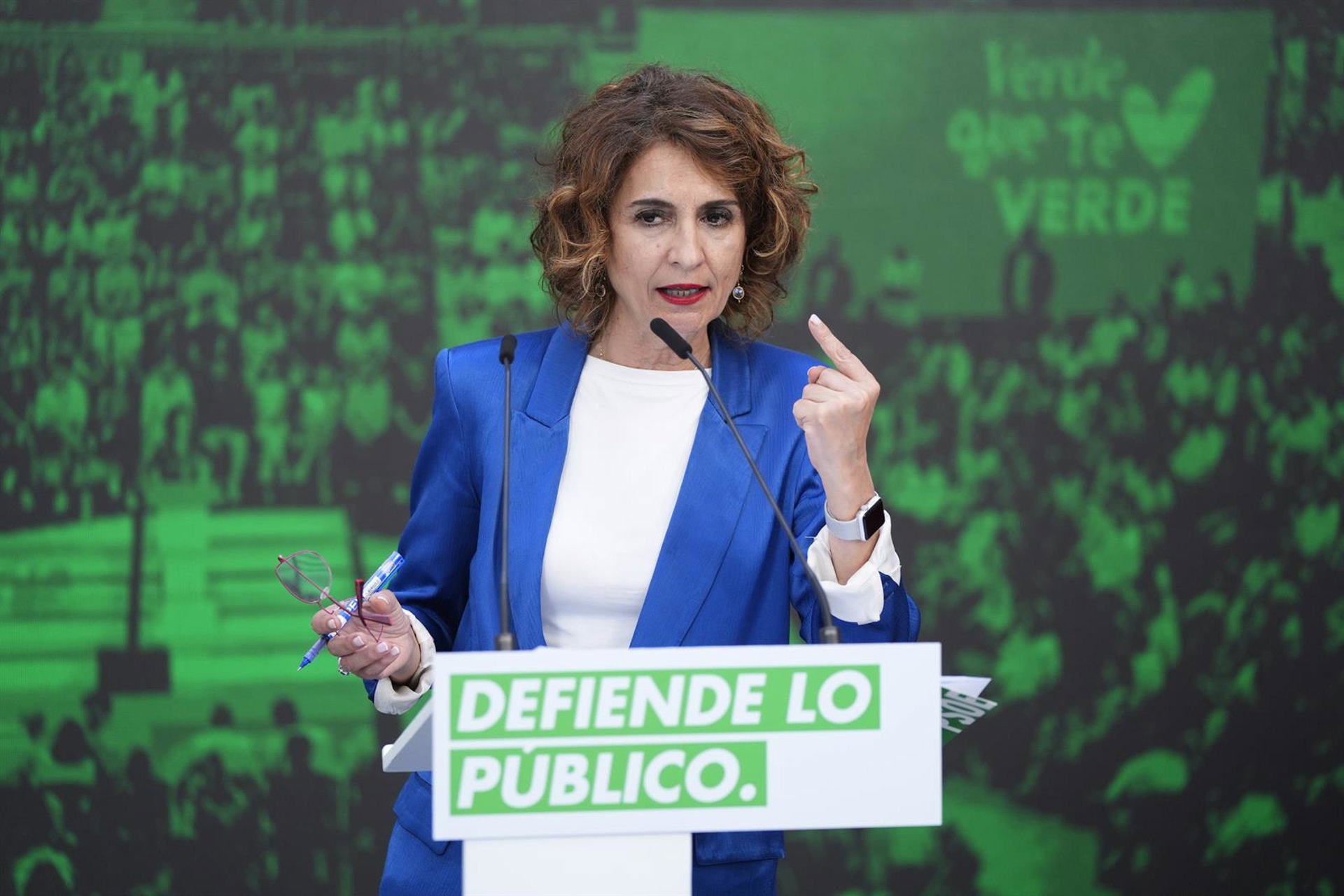 Montero se reafirma en su defensa de Puente sobre el AVE a Málaga porque "desenmascaró una mentira con patas"