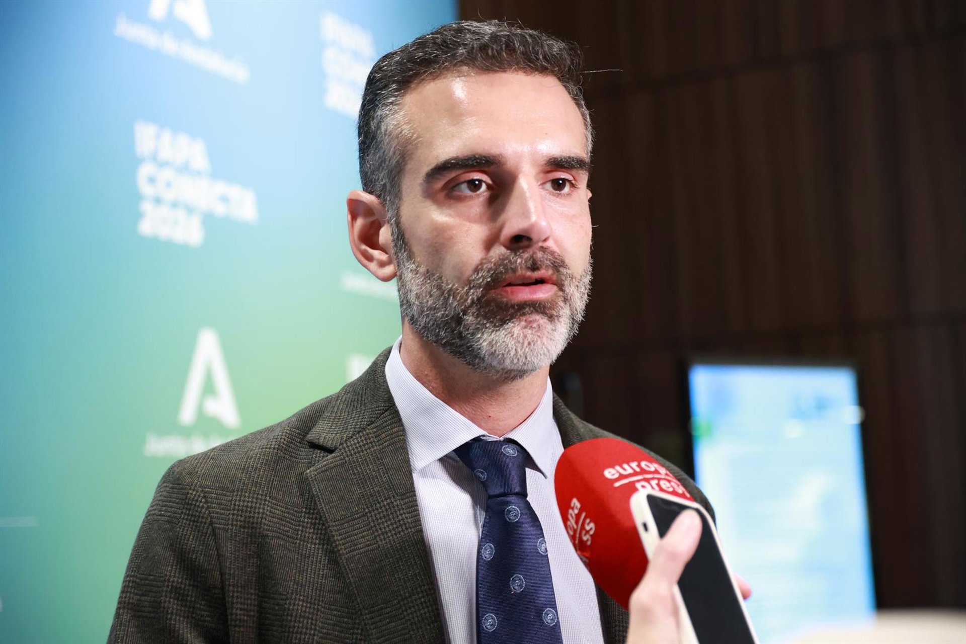 Pacheco dice que Montero miente al decir que Gobierno va a ahorrar 200 millones a Junta con desaladora