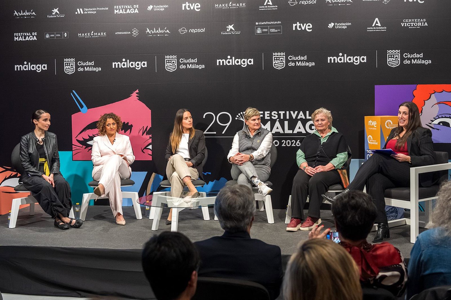 RTVE celebra el Día de la Mujer con mesa redonda en torno a estreno de 'Pioneras: solo querían jugar'