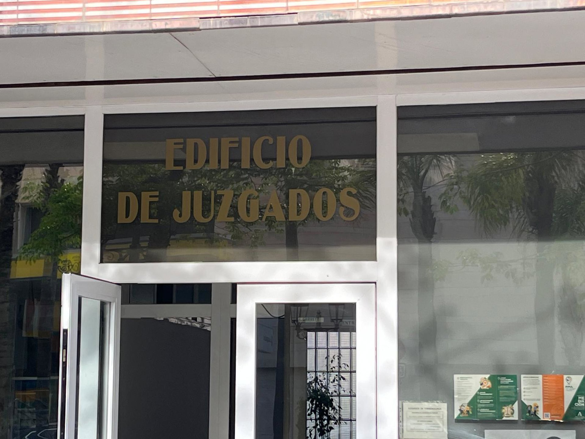 Un juez investiga a dos hombres por amenazar y suministrar droga a una menor en un hotel