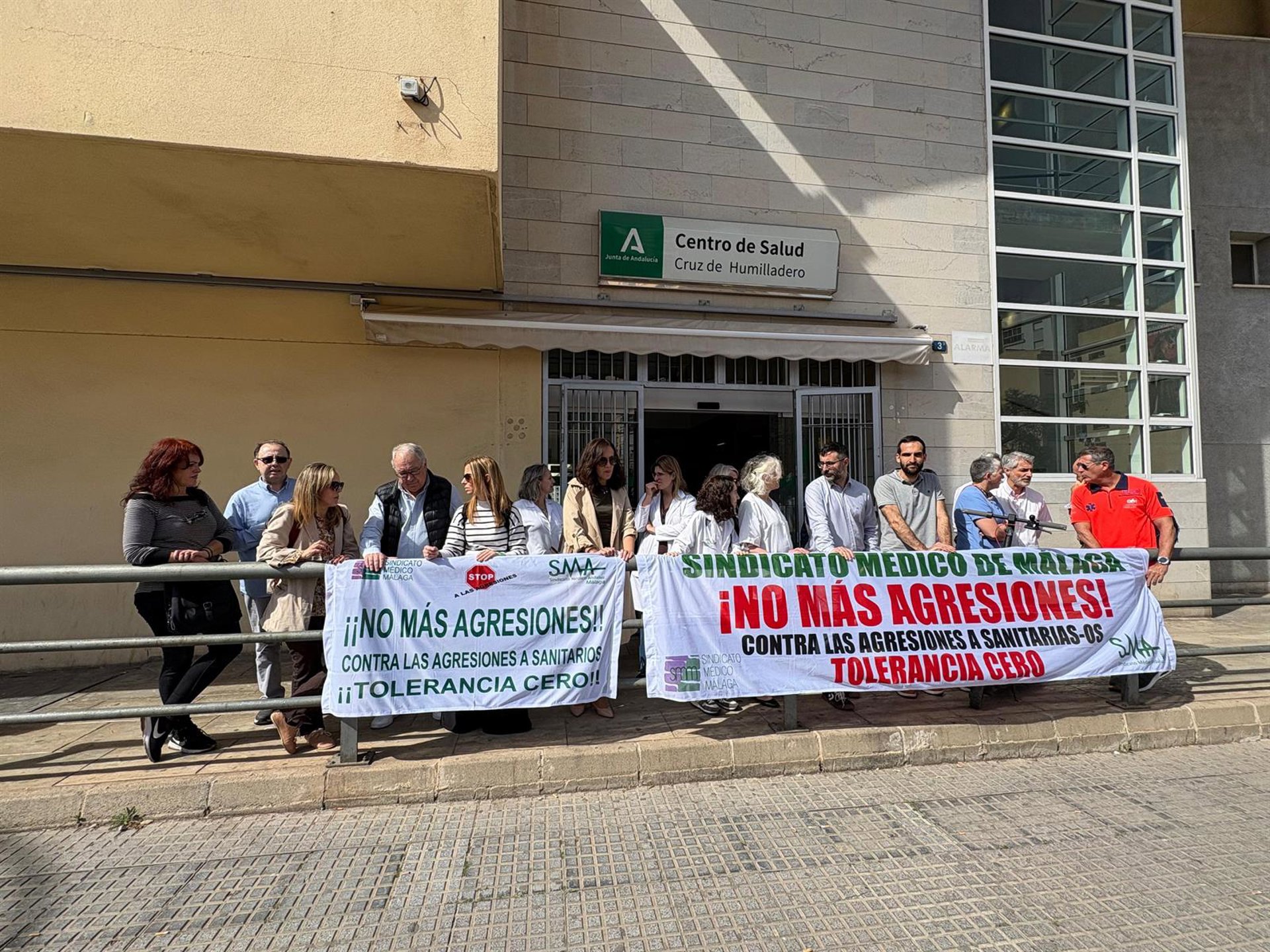 Denuncian amenazas de muerte a tres médicas en los centros de salud de Capuchinos y Cruz de Humilladero