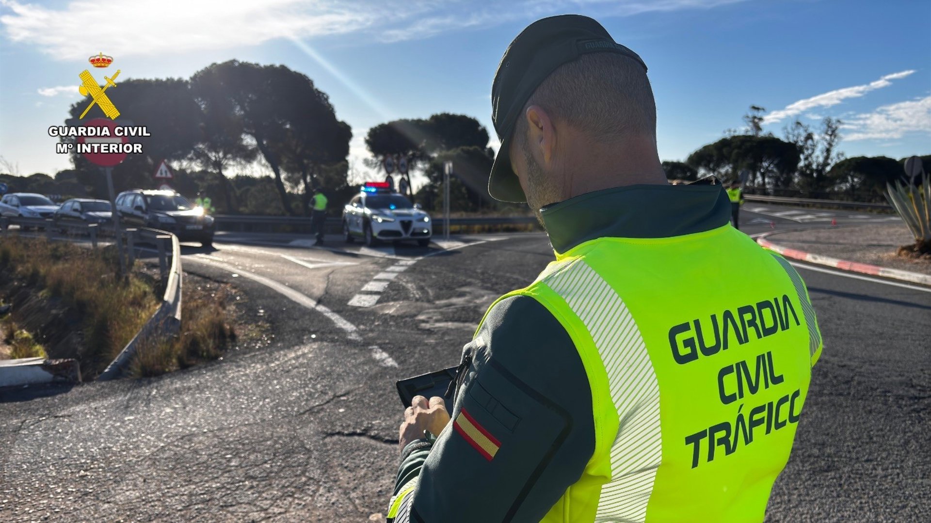 Buscan a un motorista fugado tras atropellar a un agente de Guardia Civil de Tráfico en Mijas
