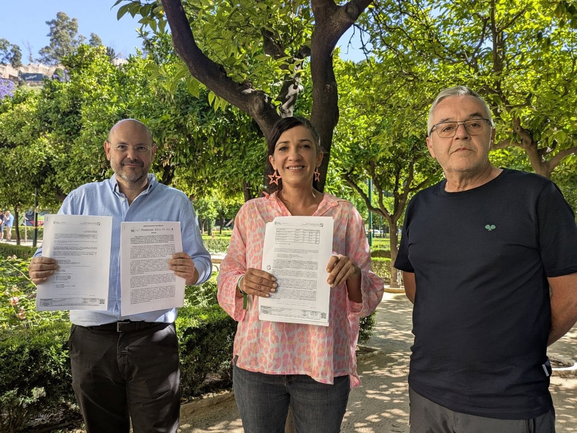 Con Málaga critica que el Ayuntamiento "ha dado de baja más de 14.000 solicitudes de vivienda"