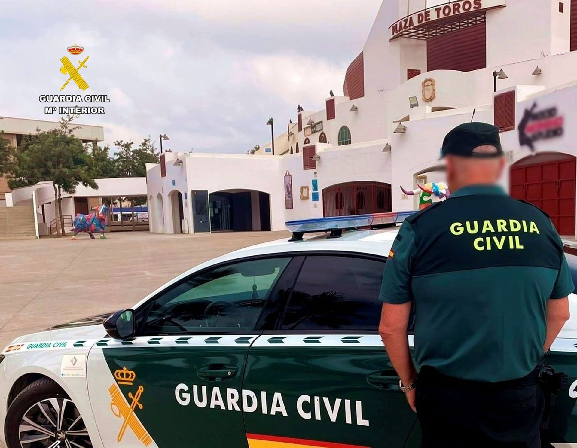 Dos detenidos tras esclarecer nueve delitos de robos y daños en vehículos en Roquetas de Mar