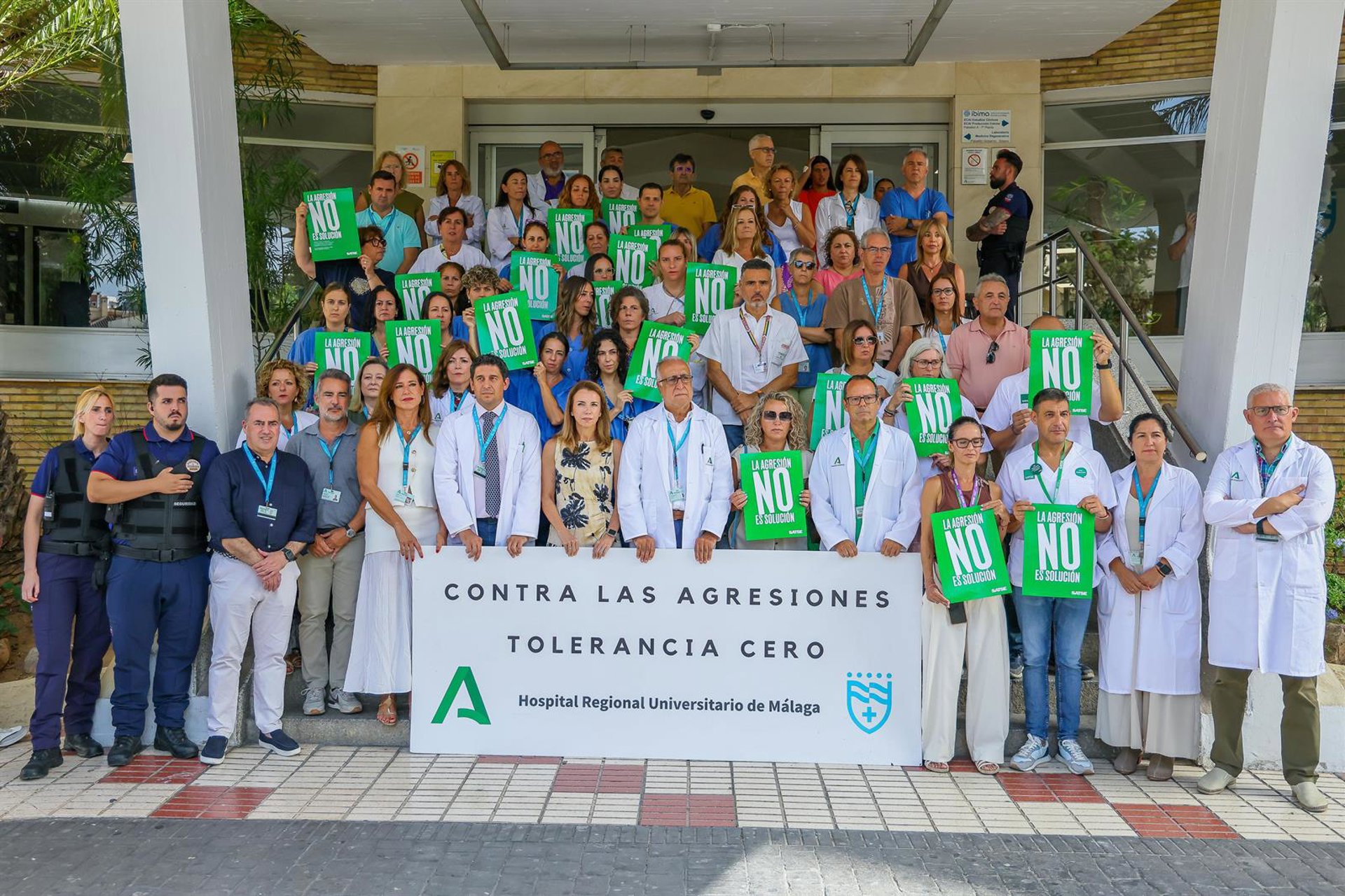 El Hospital Regional de Málaga expresa su condena a la agresión a dos enfermeras de Urgencias
