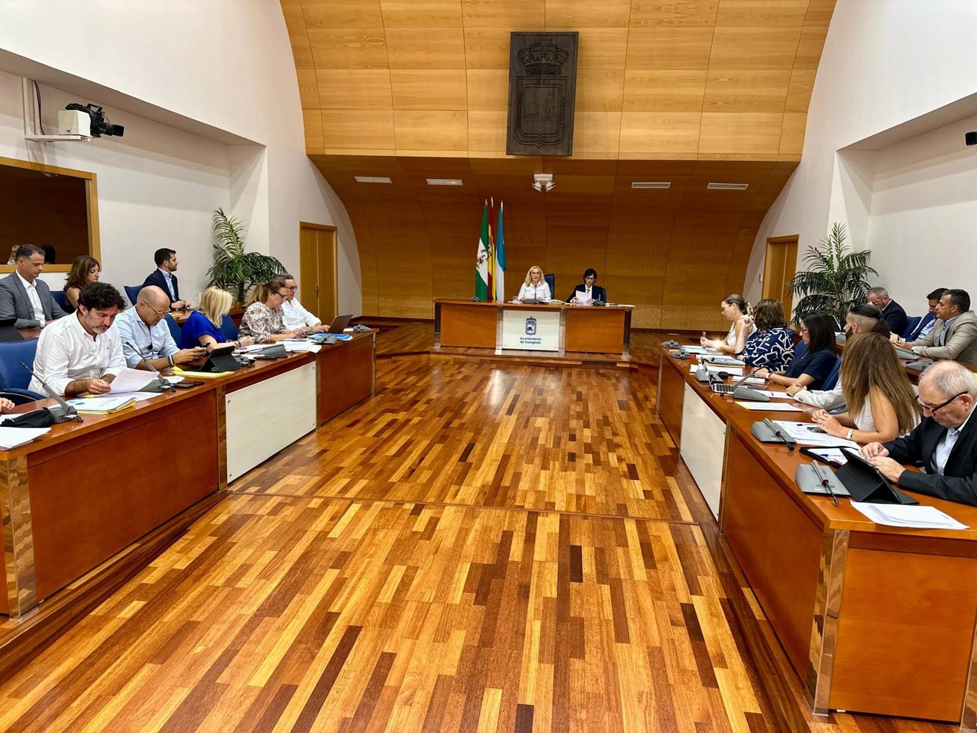 El Pleno de Fuengirola aprueba por unanimidad los reconocimientos a agentes de la Policía Nacional