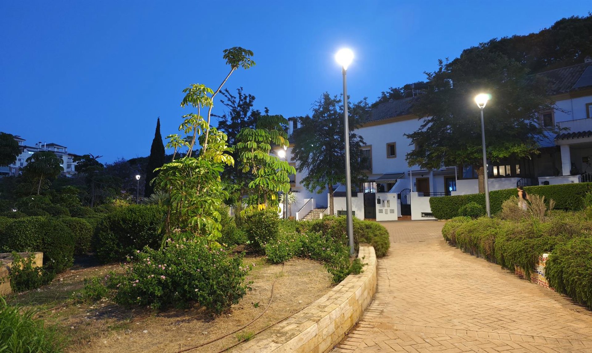 Estepona culmina la renovación del alumbrado de seis parques y ahorrará 27.000 euros anuales por tecnología led