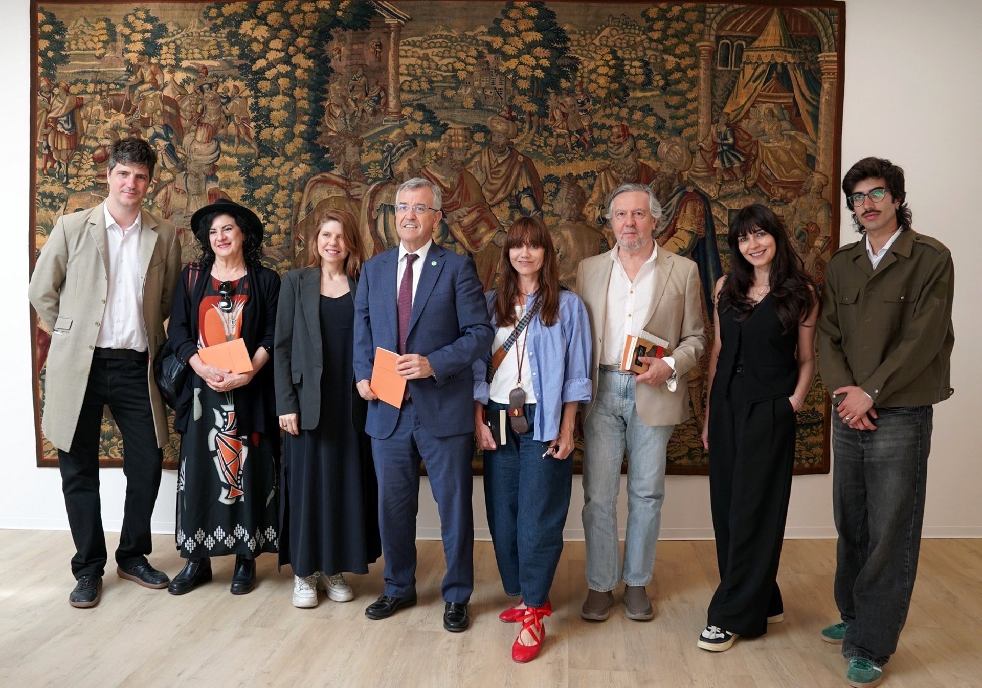 Helena Mariño gana el VI Premio Internacional de Poesía 'Ciudad de Estepona' con 'Mira la palabra cómo brilla'