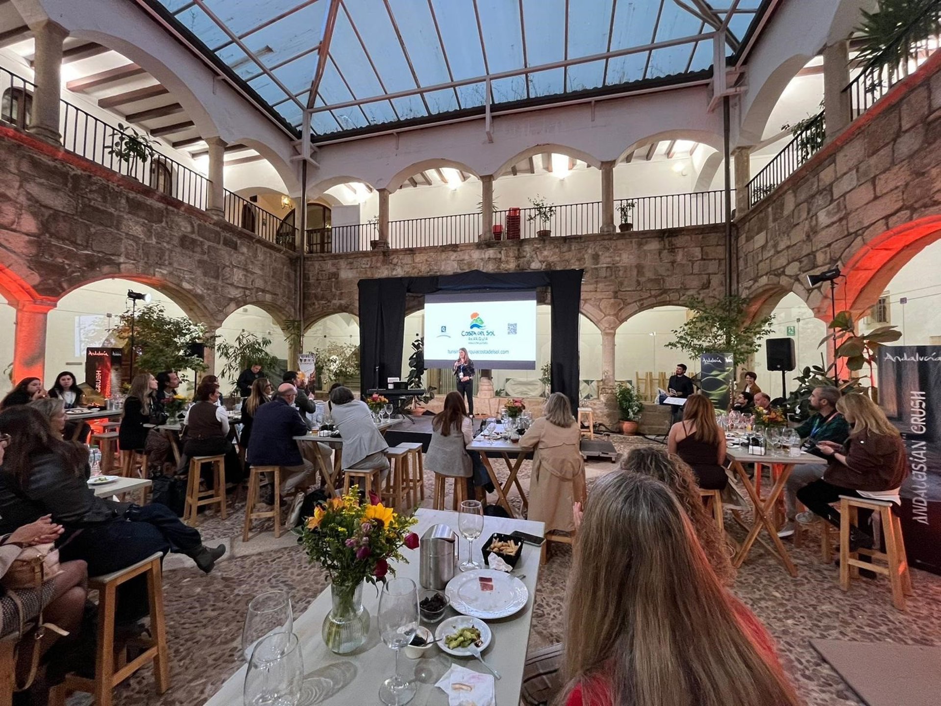 Mancomunidad promociona a la Axarquía Costa del Sol ante profesionales de 80 agencias de viaje nacionales