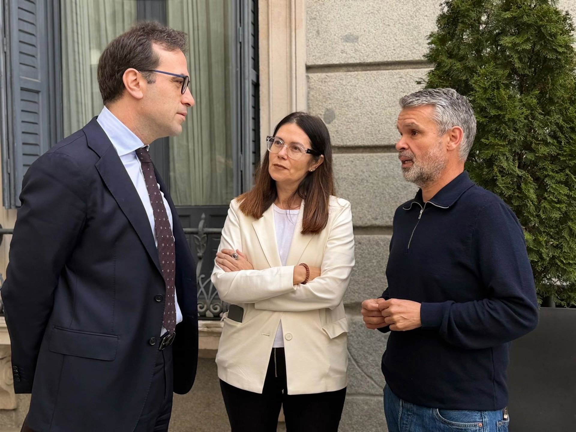 PSOE destaca la vuelta del AVE directo con Madrid y exige a la Junta que "cumpla con sus infraestructuras"