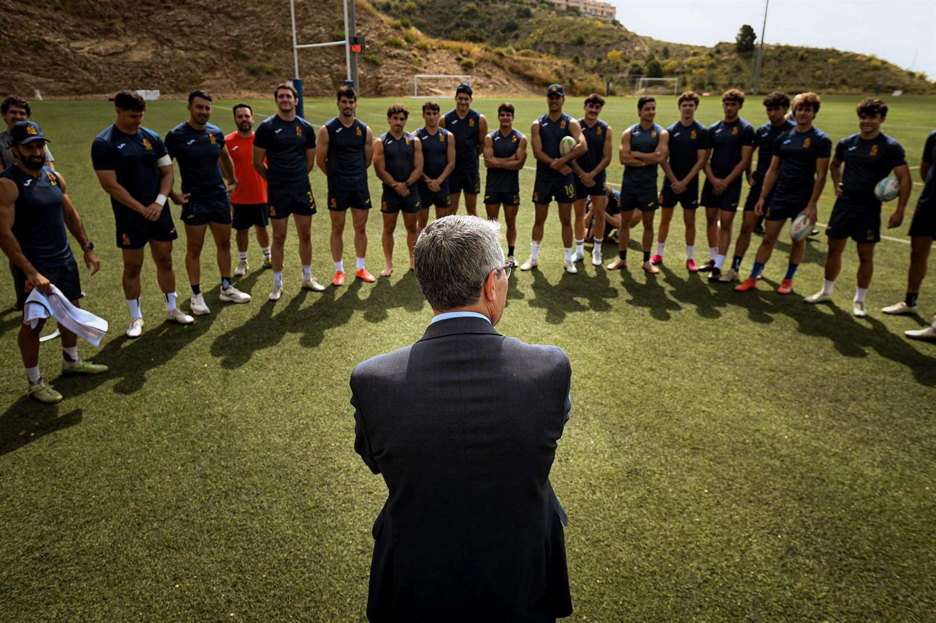 Presidente de Diputación saluda a la Selección Española de rugby 7, que prepara en Rincón las series mundiales