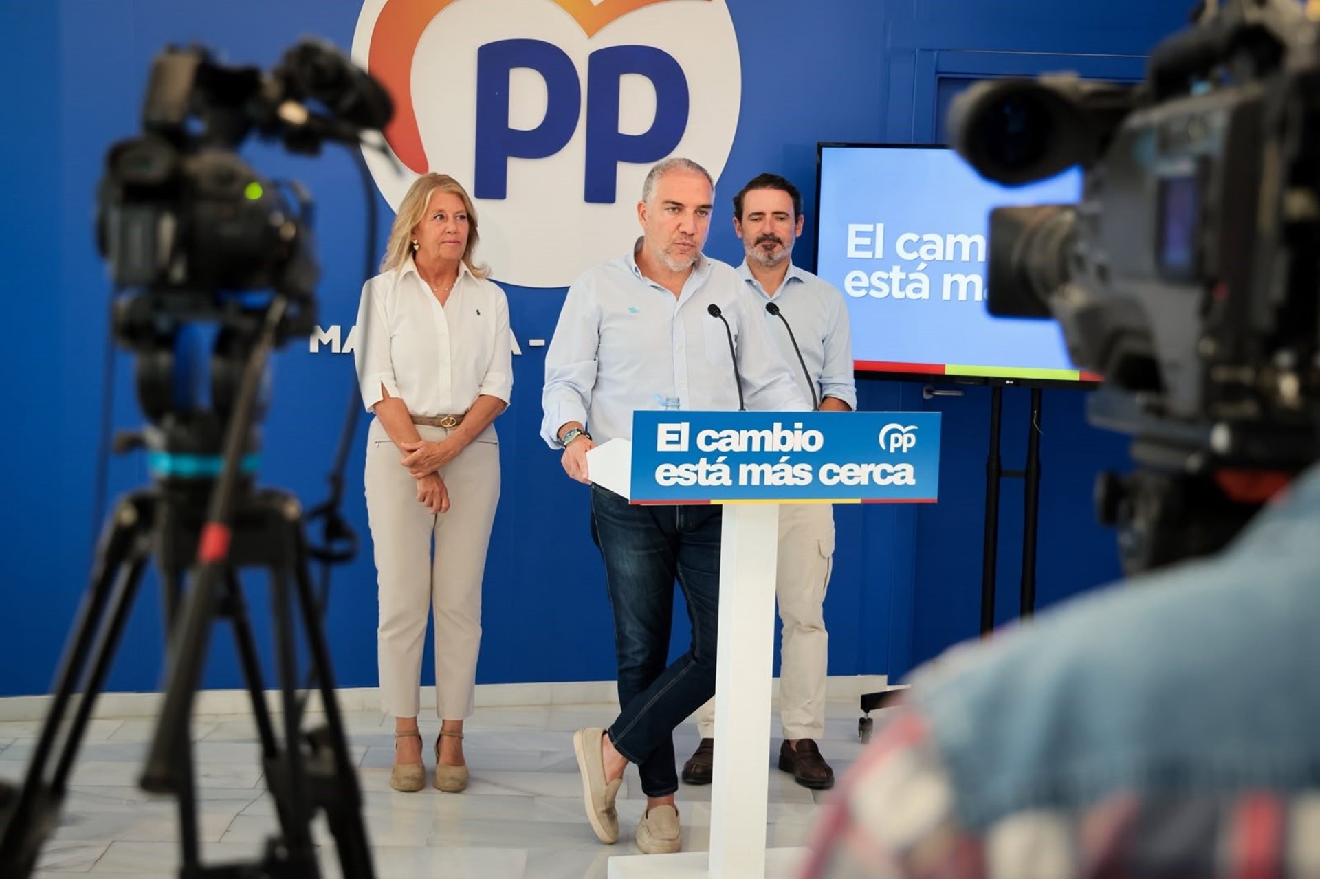 Bendodo advierte a Sánchez de que PP redoblará ofensiva parlamentaria "hasta lograr soluciones para movilidad"