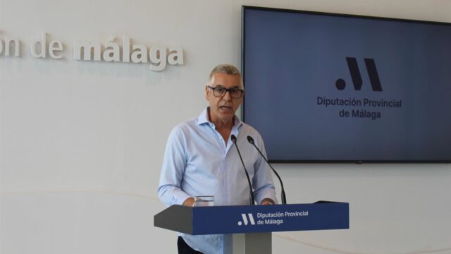 Con Málaga exige ayudas para "salvar la viticultura heroica de la Axarquía"