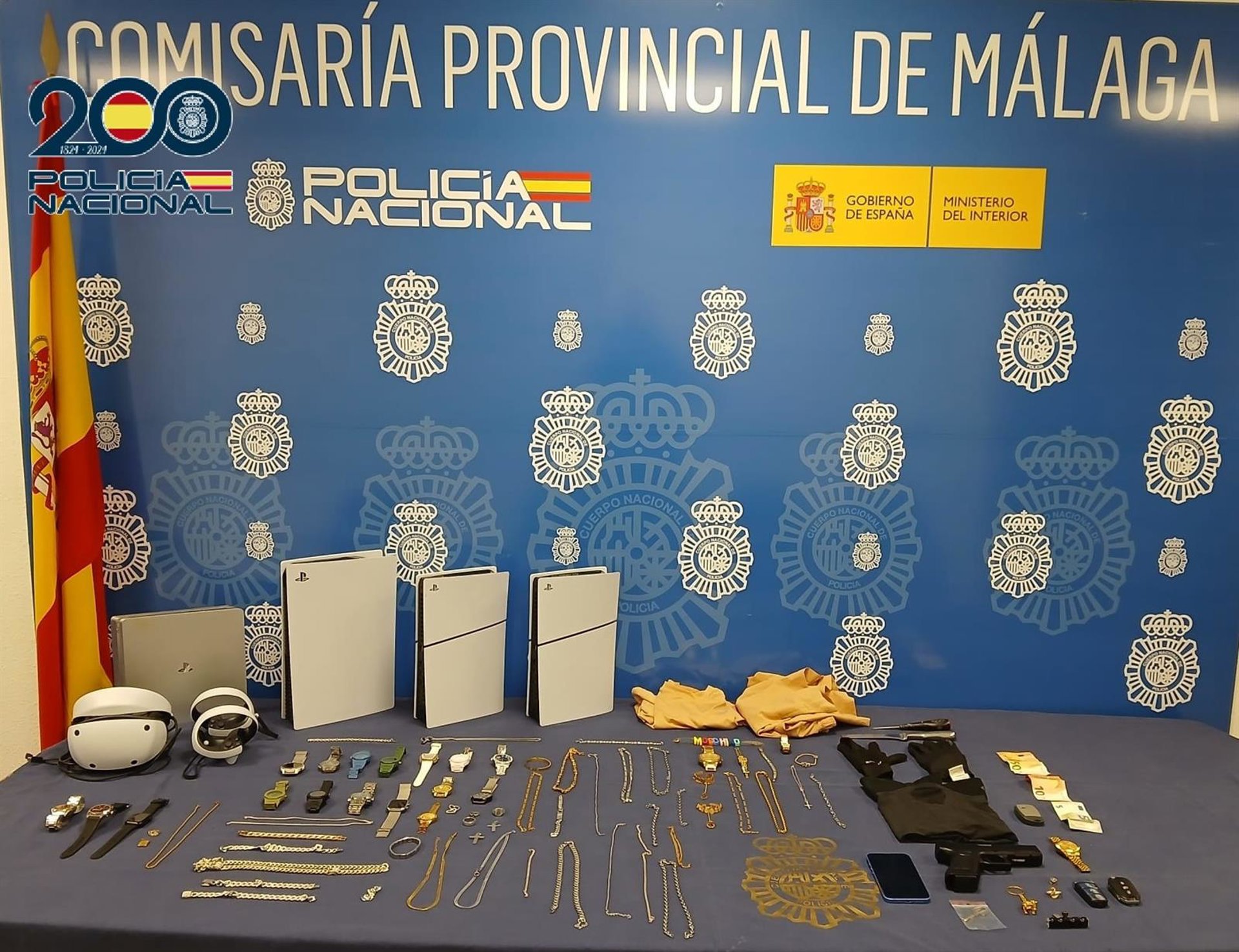 Cuatro detenidos tras caer un grupo criminal dedicado a los robos con fuerza en viviendas en Málaga