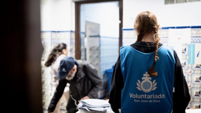 El Centro Acogida de San Juan de Dios organiza un mercadillo solidario de antigüedades para personas sin hogar