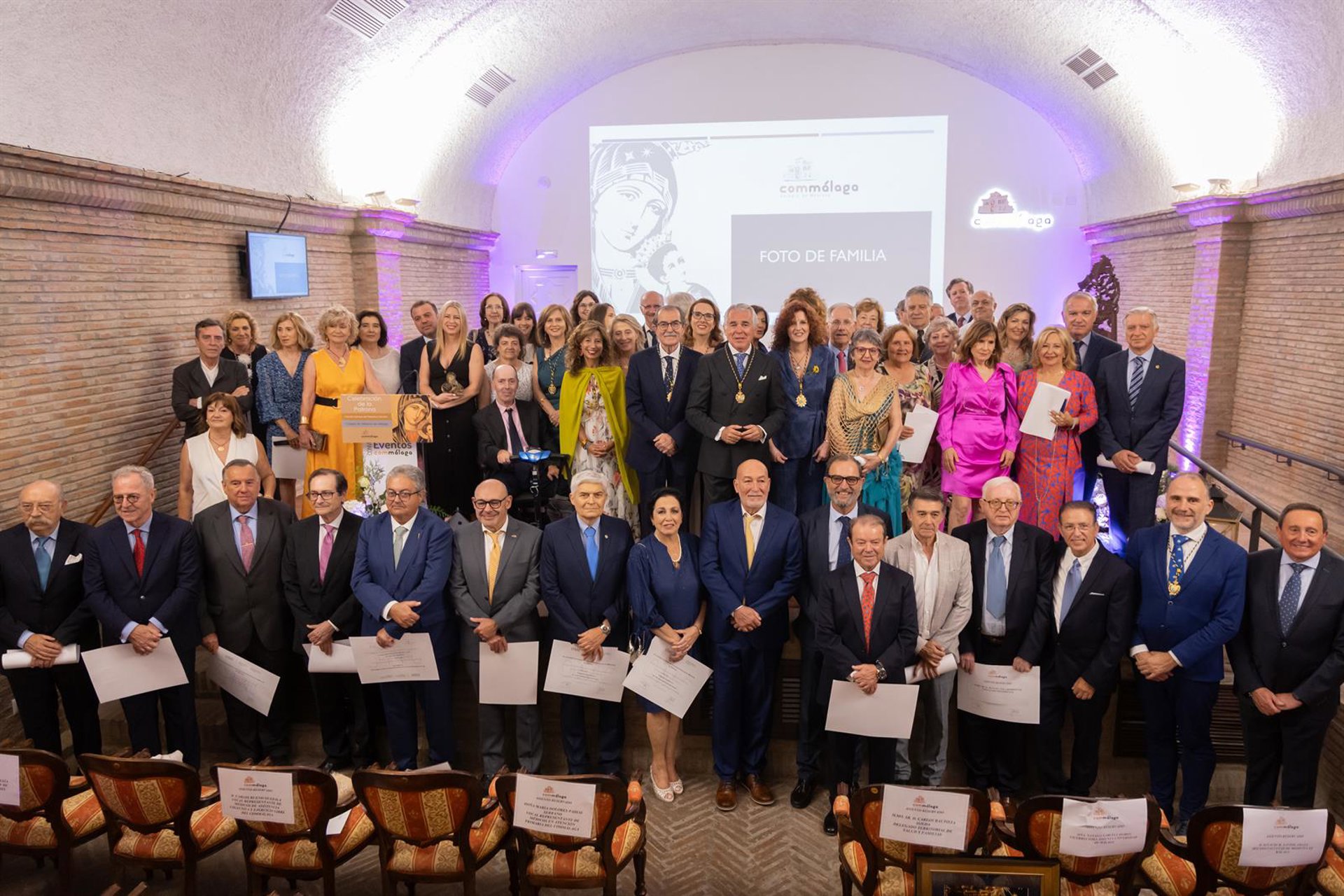 El Colegio de Médicos reconoce la excelencia, el compromiso y la vocación de servicio de la profesión médica