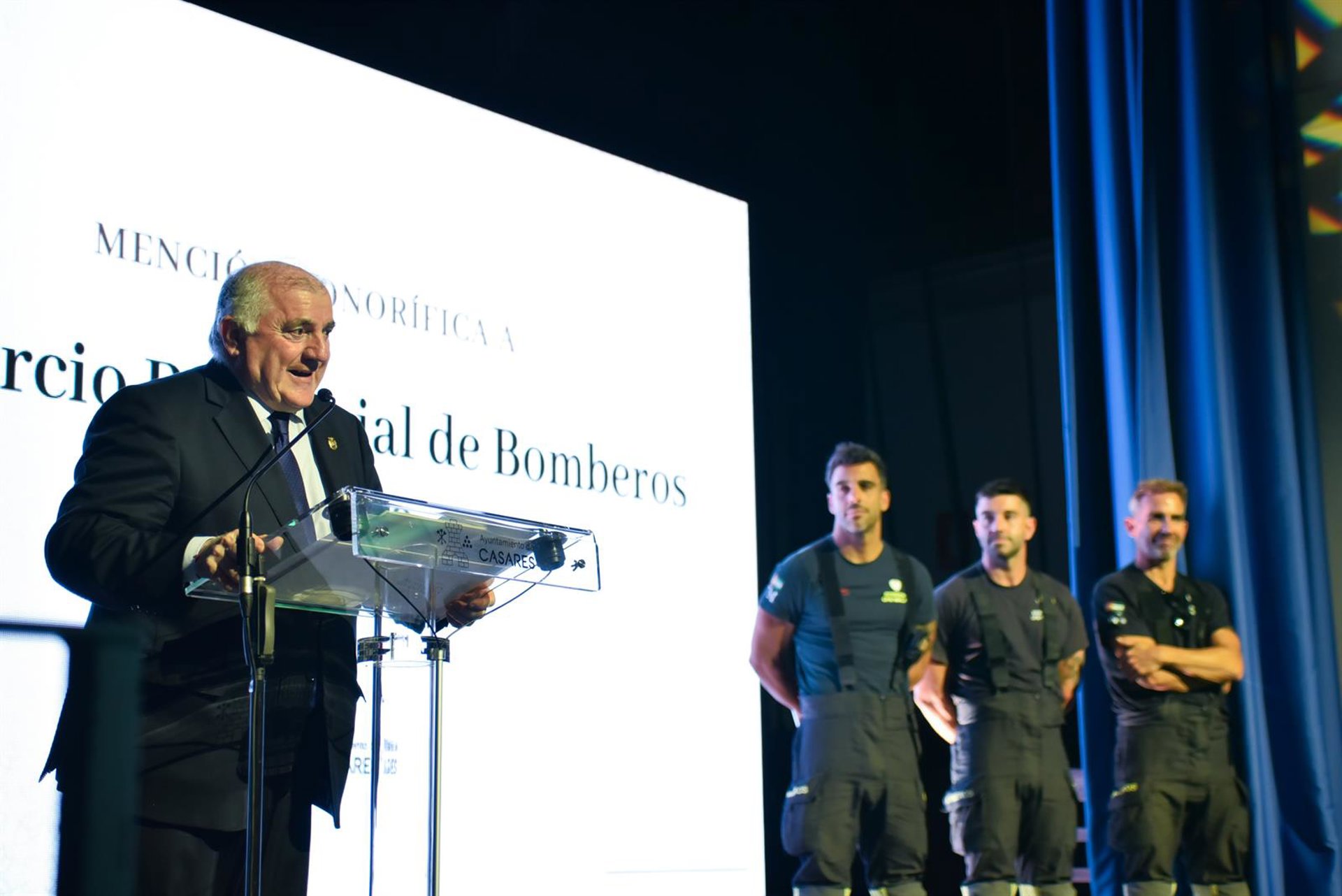El Consorcio de Bomberos de la Diputación recibe una Mención Honorífica por su labor durante las inundaciones