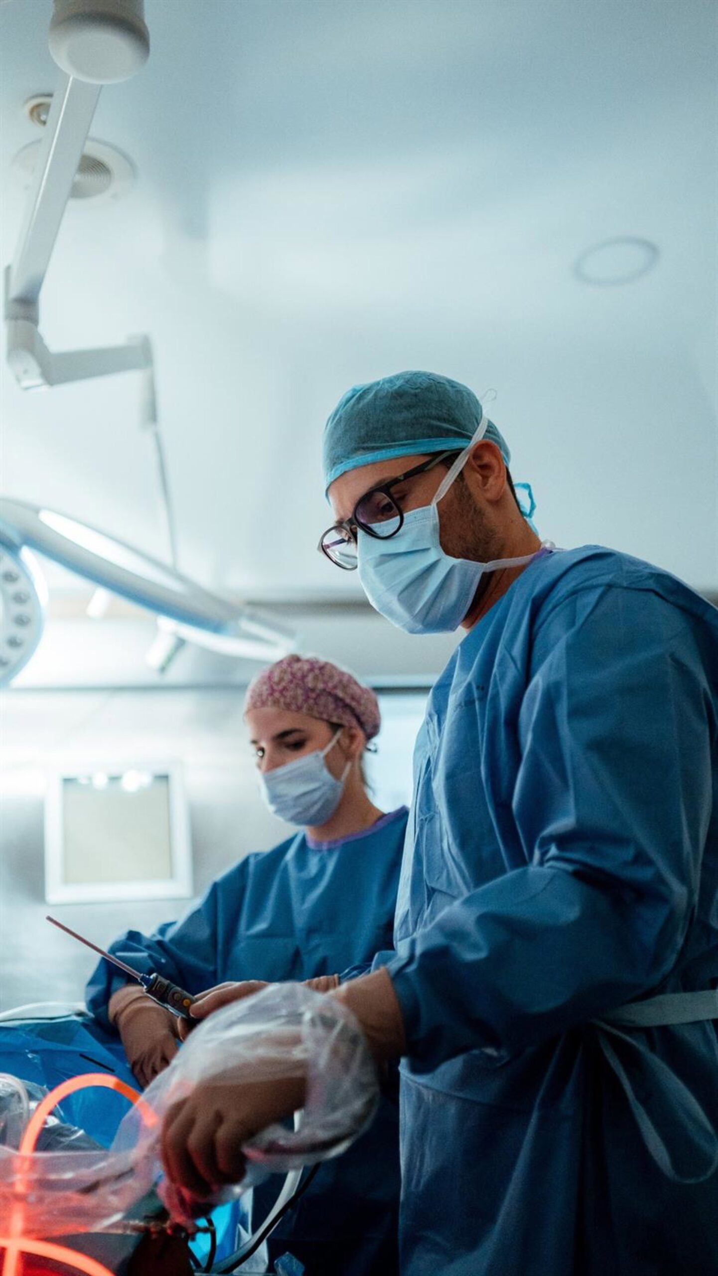 El Hospital Vithas Xanit Estepona realiza una cirugía de hombro pionera en la provincia de Málaga