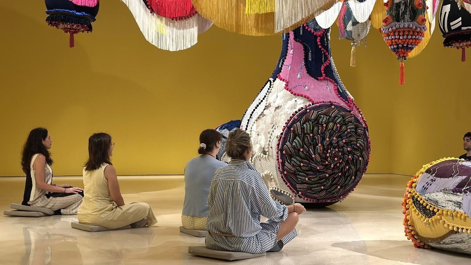 El Museo Picasso despide la exposición de Joana Vasconcelos con una semana especial de actividades