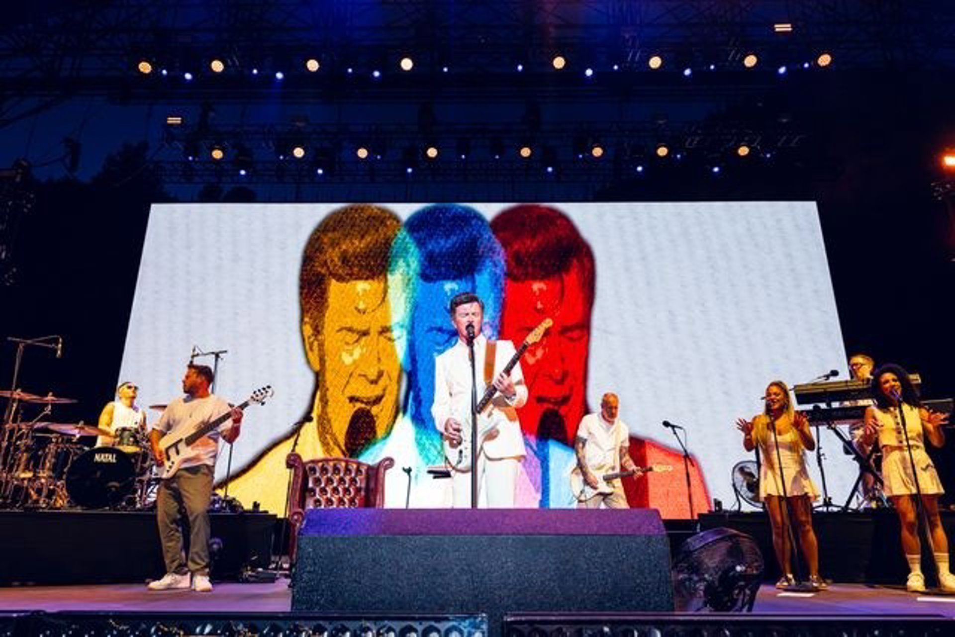 El cantante Rick Astley califica Starlite como un escenario de referencia "mundial"
