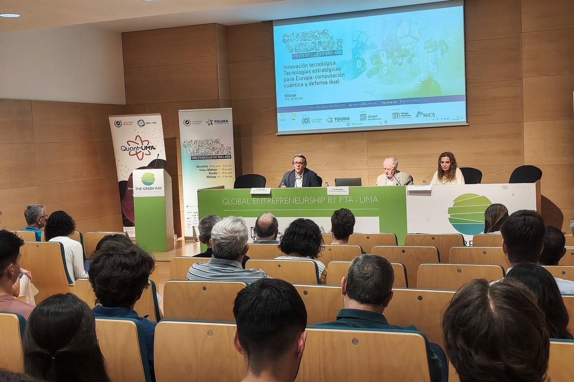 El papel de la educación pública en la sociedad, en los Cursos de Verano de la UMA