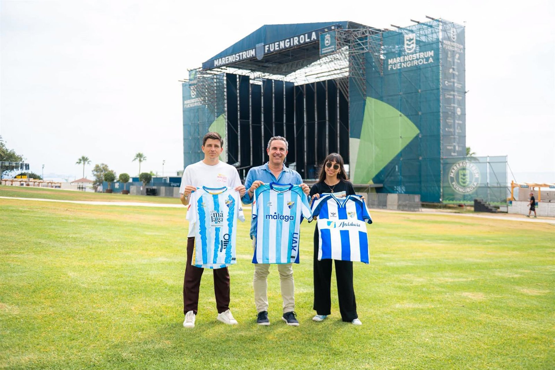 Fuengirola anima a los asistentes a Marenostrum este sábado a acudir con los colores del Málaga CF