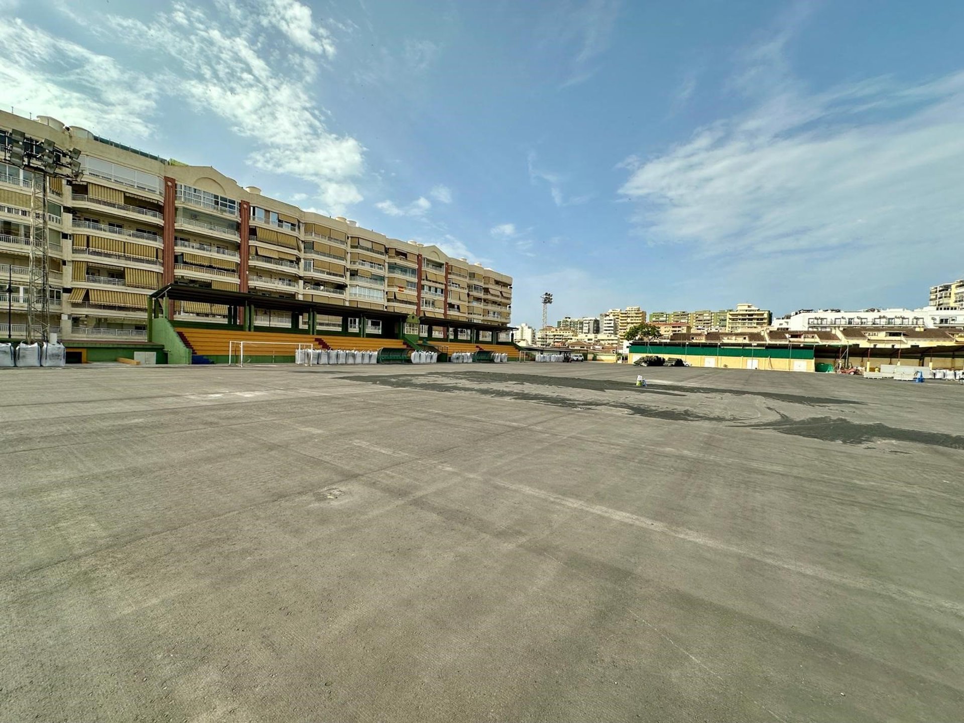 Fuengirola habilita más de 200 aparcamientos en el Estadio Santa Fe-Antonio Basilio en julio y agosto
