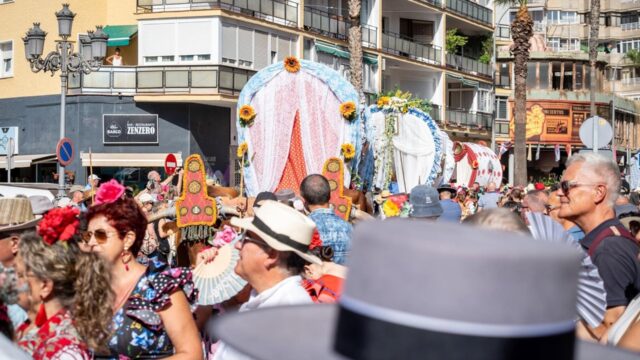 La Romería de San Miguel de Torremolinos congrega este año más de 200.000 personas en el municipio