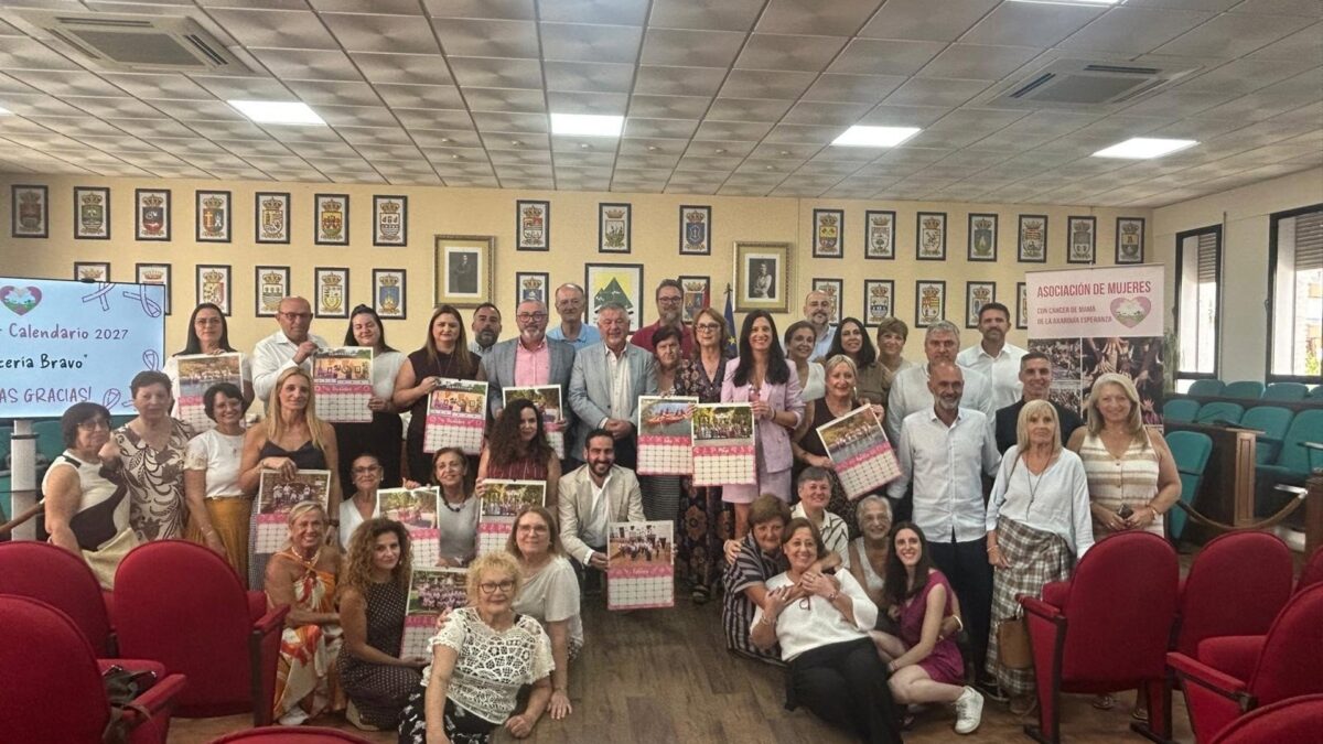 La Viñuela arropa a las mujeres de la Asociación 'Esperanza' en su calendario solidario 2027