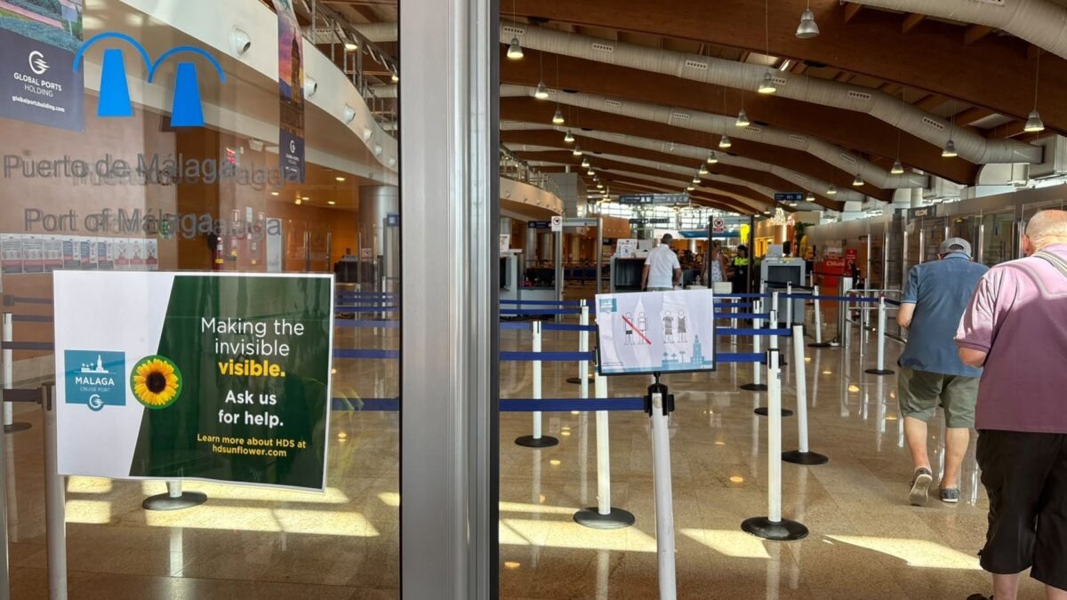 Las Terminales de Cruceros del puerto incorporan un programa para atender a pasajeros con discapacidad