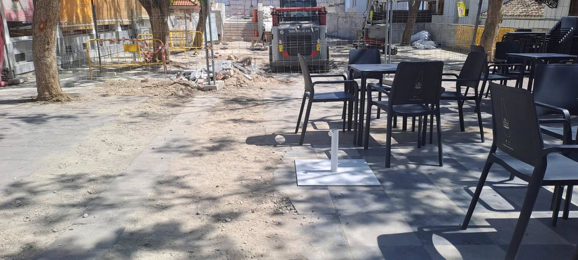 PSOE critica "el abandono" a los comerciantes afectados por las obras de la Plaza del Mirador de Churriana