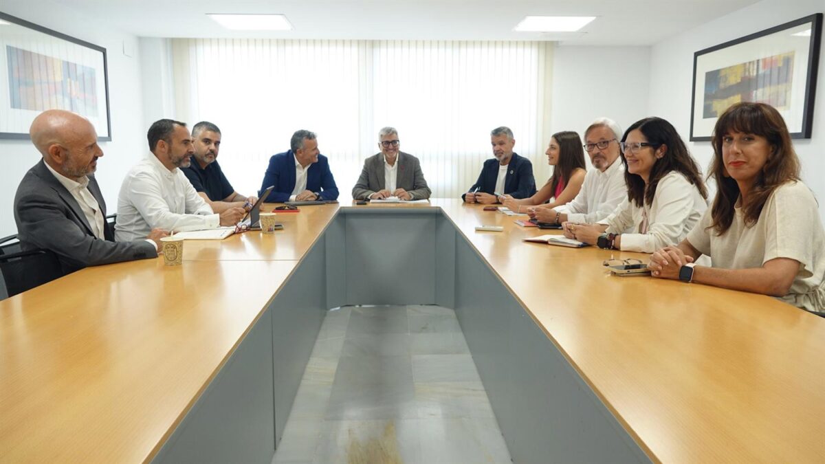 PSOE pide a Moreno una apuesta "decidida" por el transporte público interurbano ante los problemas de movilidad