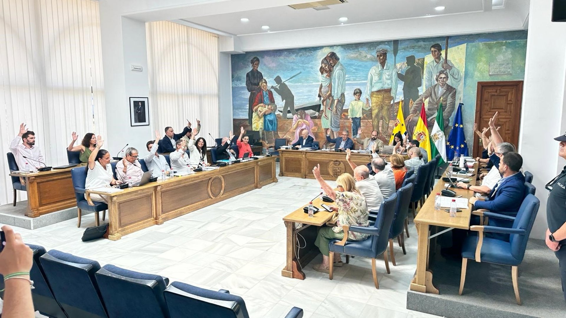 Pleno de Rincón aprueba ceder un espacio municipal al Club de Remo La Cala del Moral para reforzar su actividad