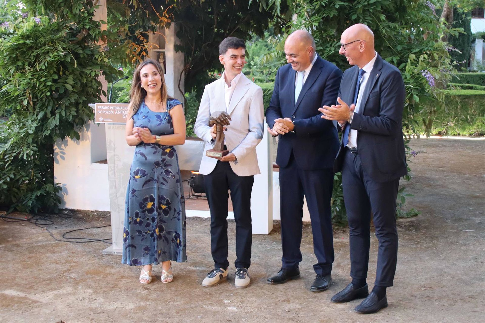Premio Internacional de Poesía Antonio Gala de Alhaurín el Grande reconoce talento joven de Iker Andrés Escudero