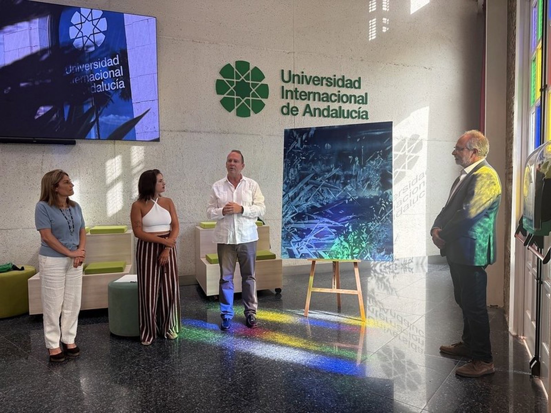 Sheila Cañestro deposita en la UNIA su obra 'Sin título (Lo cercano y lo desconocido)'