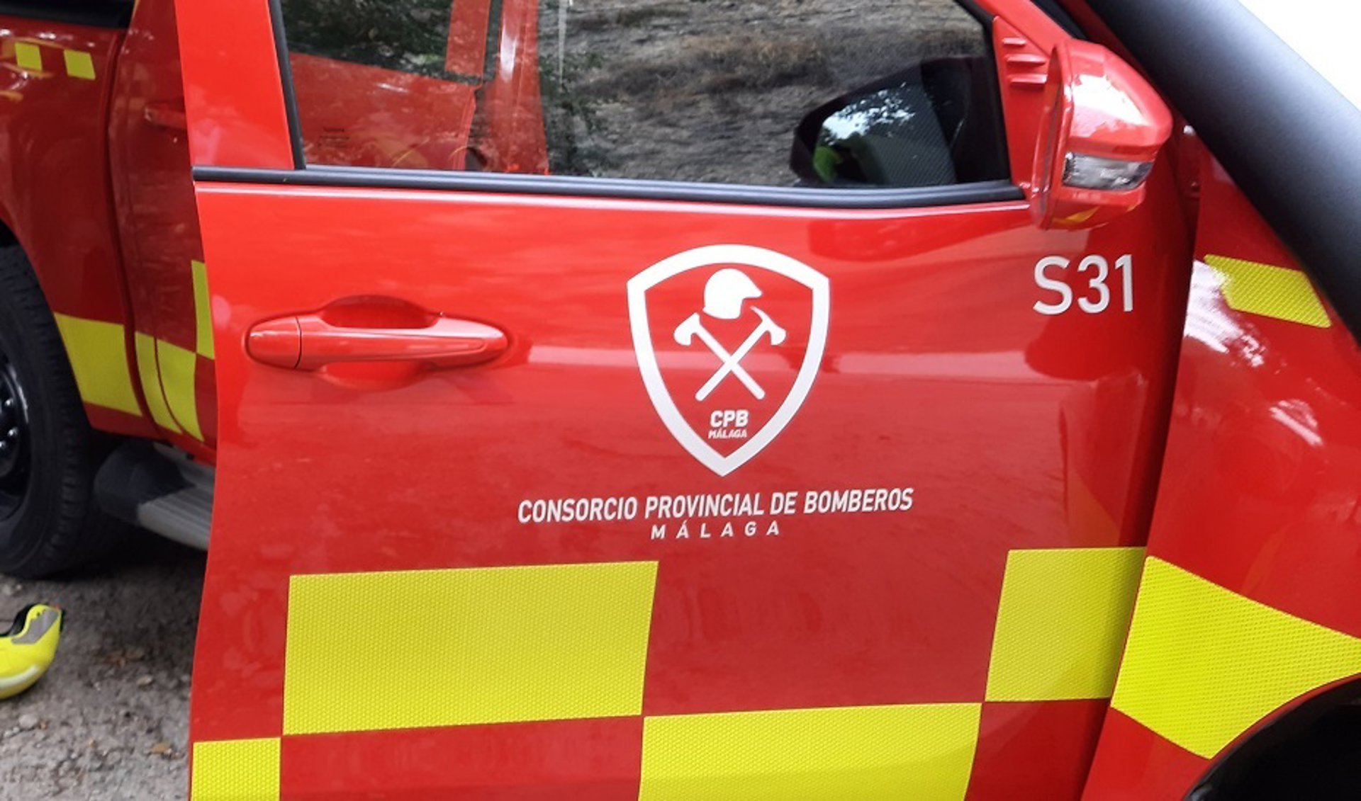 Un afectado por humo en el incendio de un piso en Rincón de la Victoria