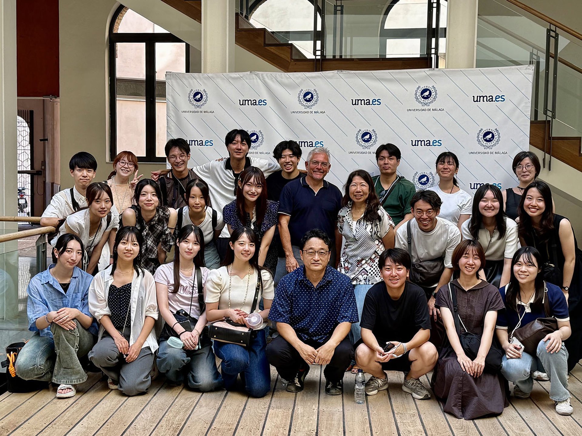 Un grupo de alumnos y profesores de la universidad japonesa de Waseda visita Málaga