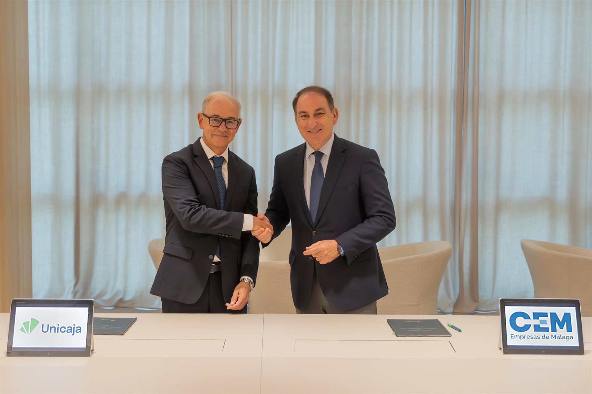 Unicaja renueva su acuerdo con CEM para reforzar la financiación y el acompañamiento a empresas y autónomos