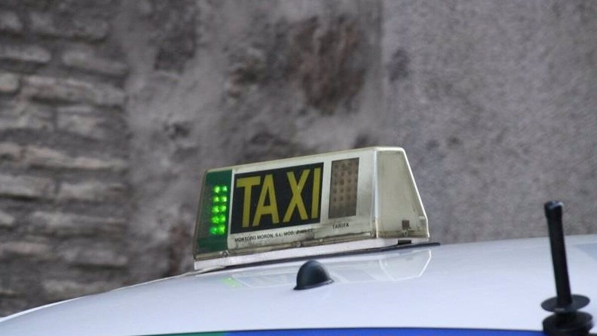 El Ayuntamiento de la capital abre el plazo para solicitar las subvenciones por el uso del taxi adaptado