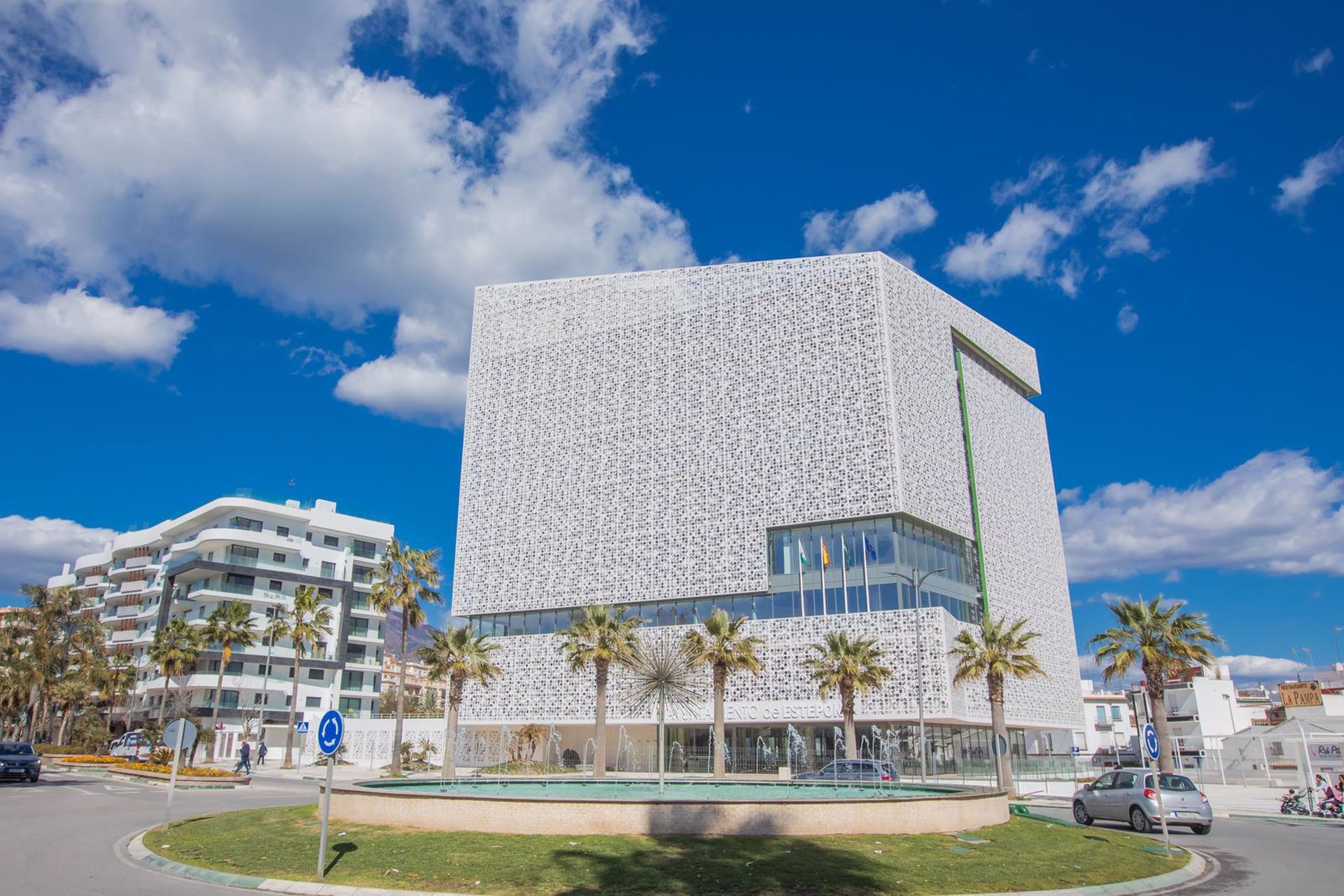 Estepona autorizará el llenado de piscinas y garantiza el abastecimiento con la desalobradora en mayo