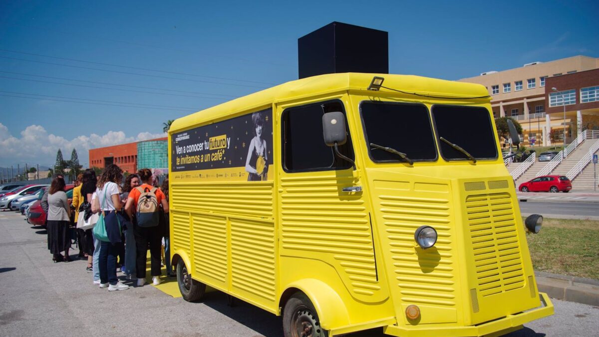 'La Caravana Amarilla del Futuro' promueve la corresponsabilidad entre los estudiantes universitarios