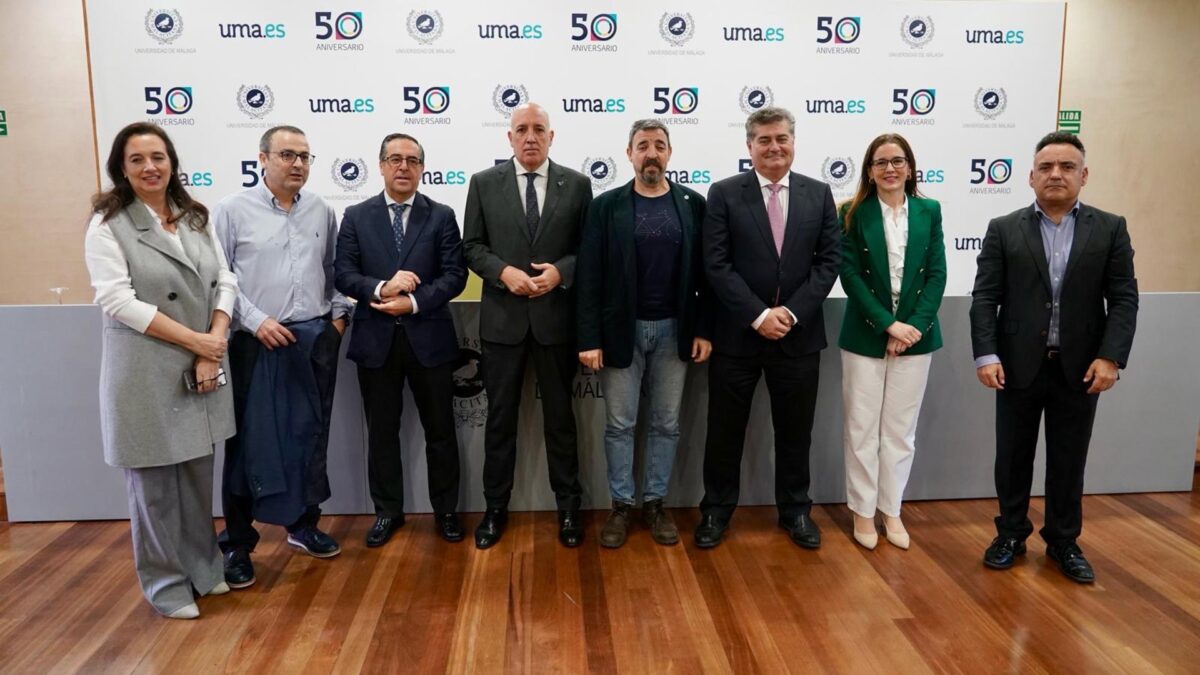 La Universidad y el CMMA usarán inteligencia artificial para predecir la llegada de medusas a la costa andaluza