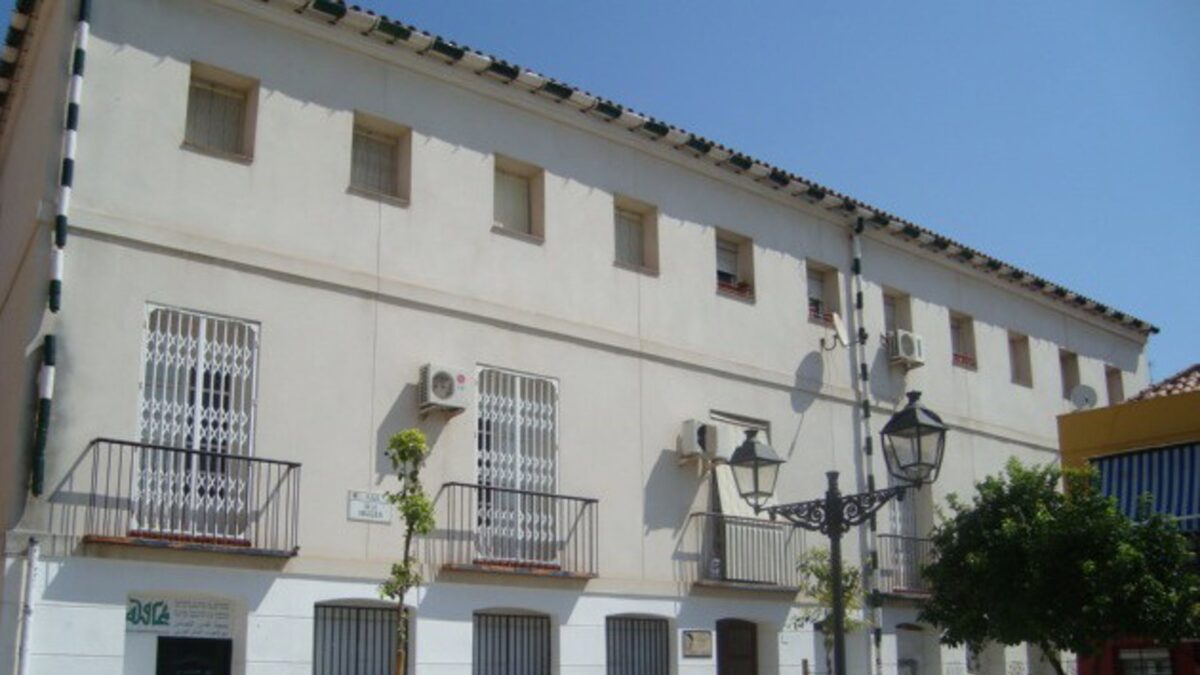 Licitadas las obras de accesibilidad en un edificio de 26 viviendas públicas en alquiler en Málaga