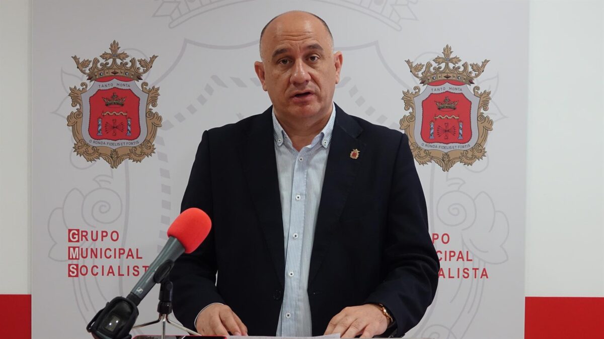 PSOE asegura que pedirá dimisión de alcaldesa de Ronda "si se le abre juicio oral por su gestión en Soliarsa"